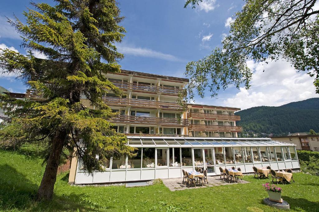 Hotel Cresta Давос Экстерьер фото